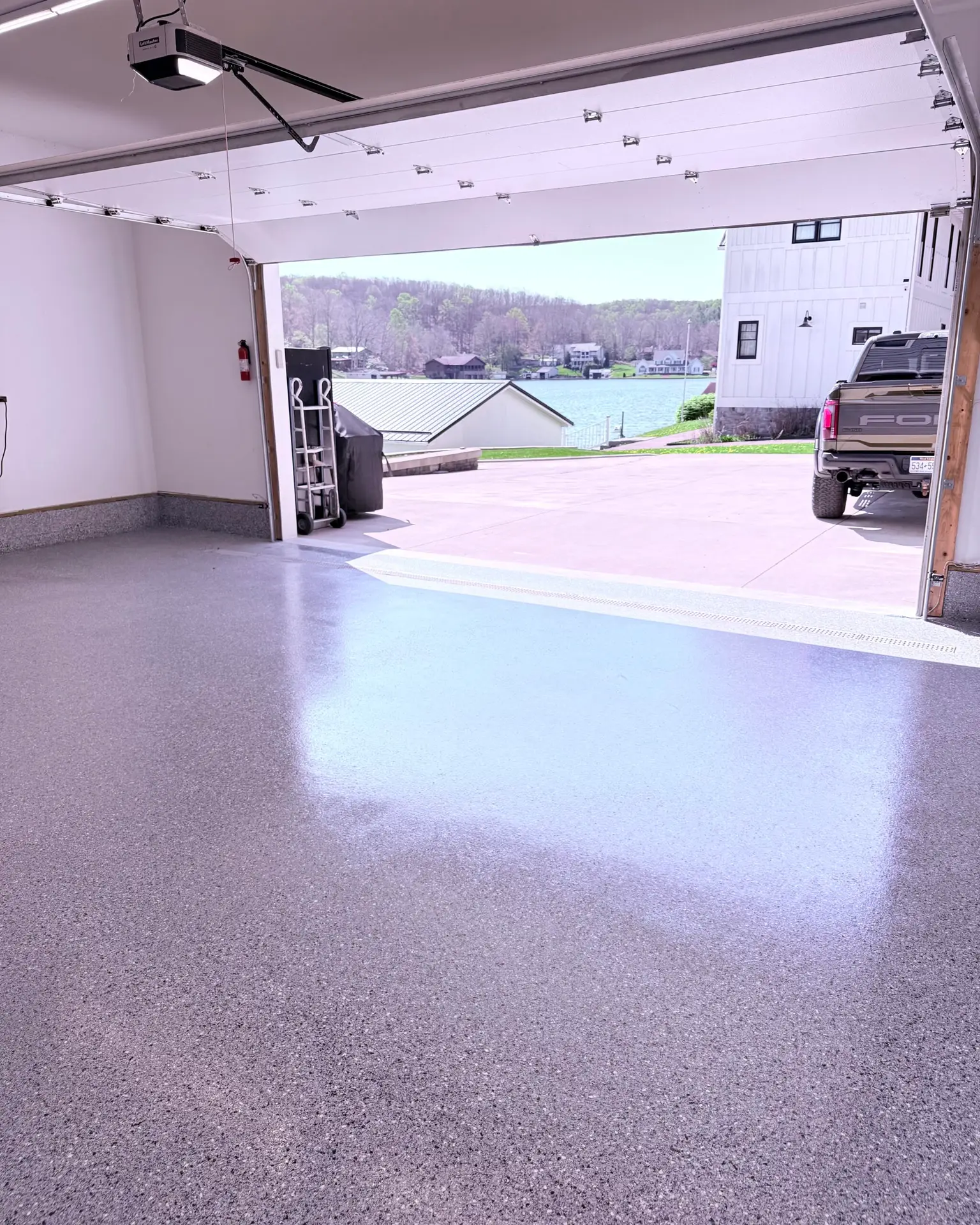 sports facility epoxy flooring WV for a large high traffic area